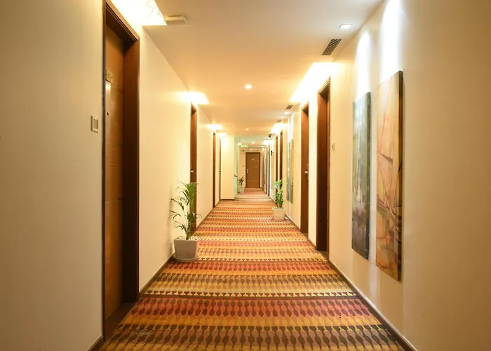 Hotel Riverview Ahmedabad